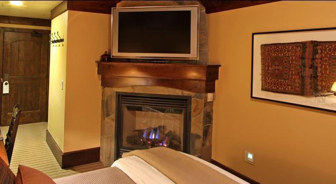 West Shore Cafe And Inn Homewood Rom bilde